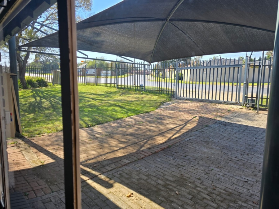 To Let commercial Property for Rent in Lilianton Gauteng