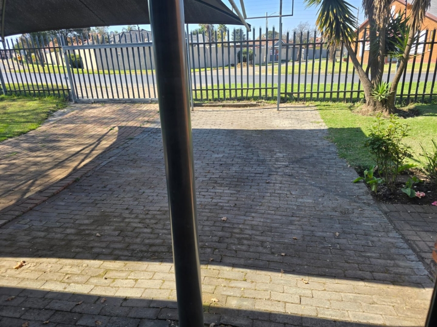 To Let commercial Property for Rent in Lilianton Gauteng