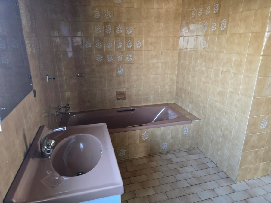 To Let commercial Property for Rent in Lilianton Gauteng