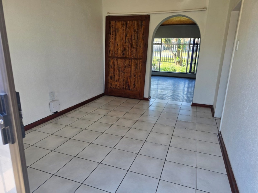 To Let commercial Property for Rent in Lilianton Gauteng