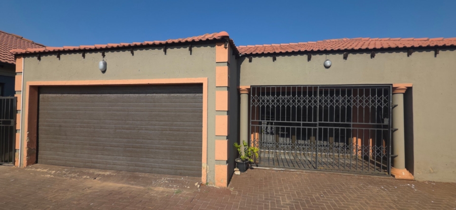 4 Bedroom Property for Sale in Vosloorus Gauteng