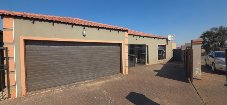 4 Bedroom Property for Sale in Vosloorus Gauteng