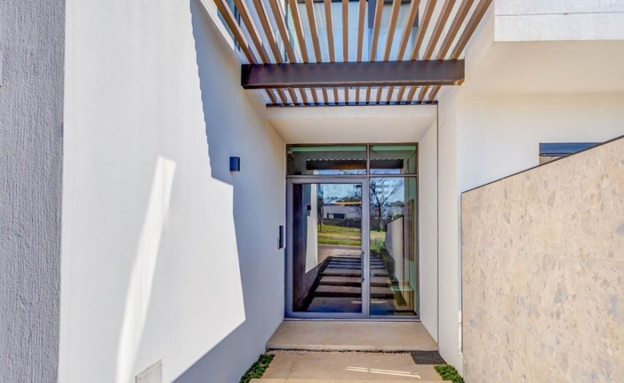 4 Bedroom Property for Sale in Helderfontein Estate Gauteng