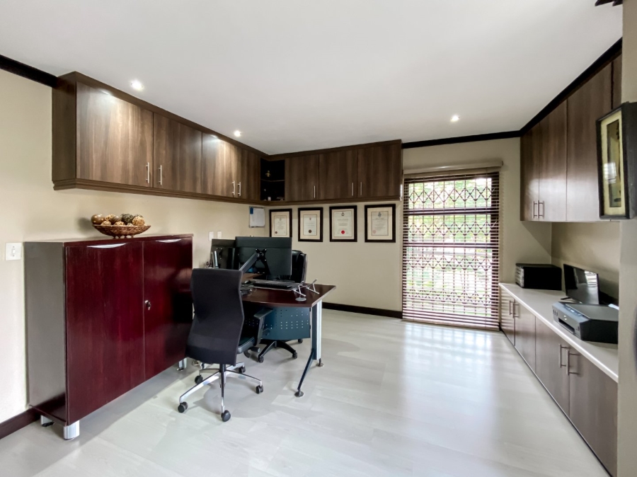 4 Bedroom Property for Sale in Aspen Hills Gauteng