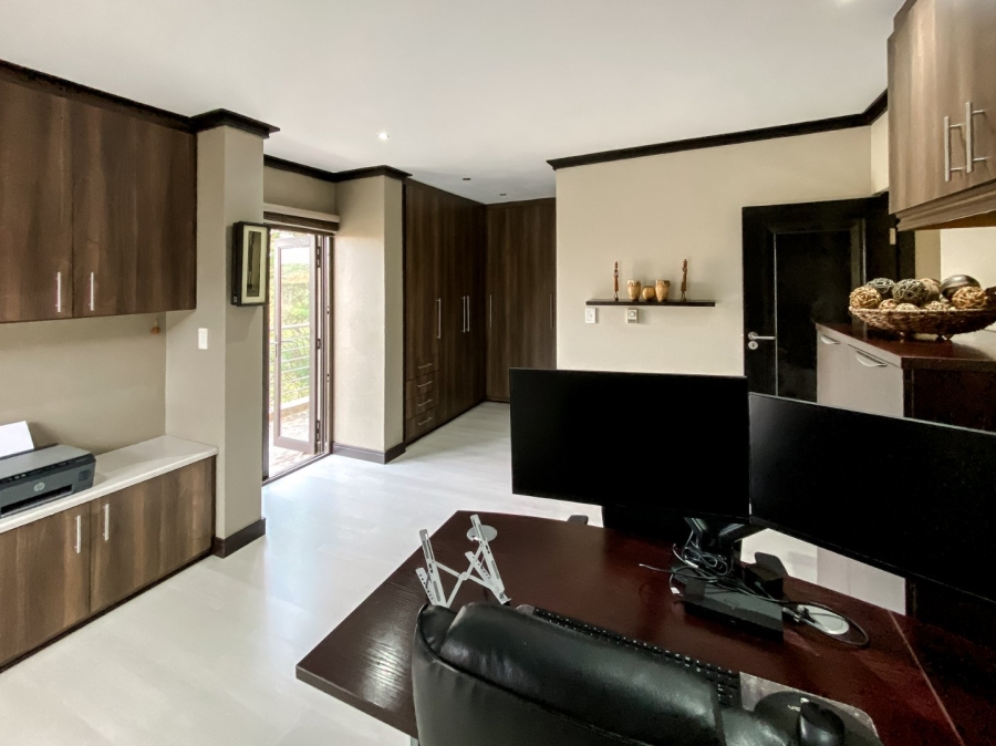4 Bedroom Property for Sale in Aspen Hills Gauteng
