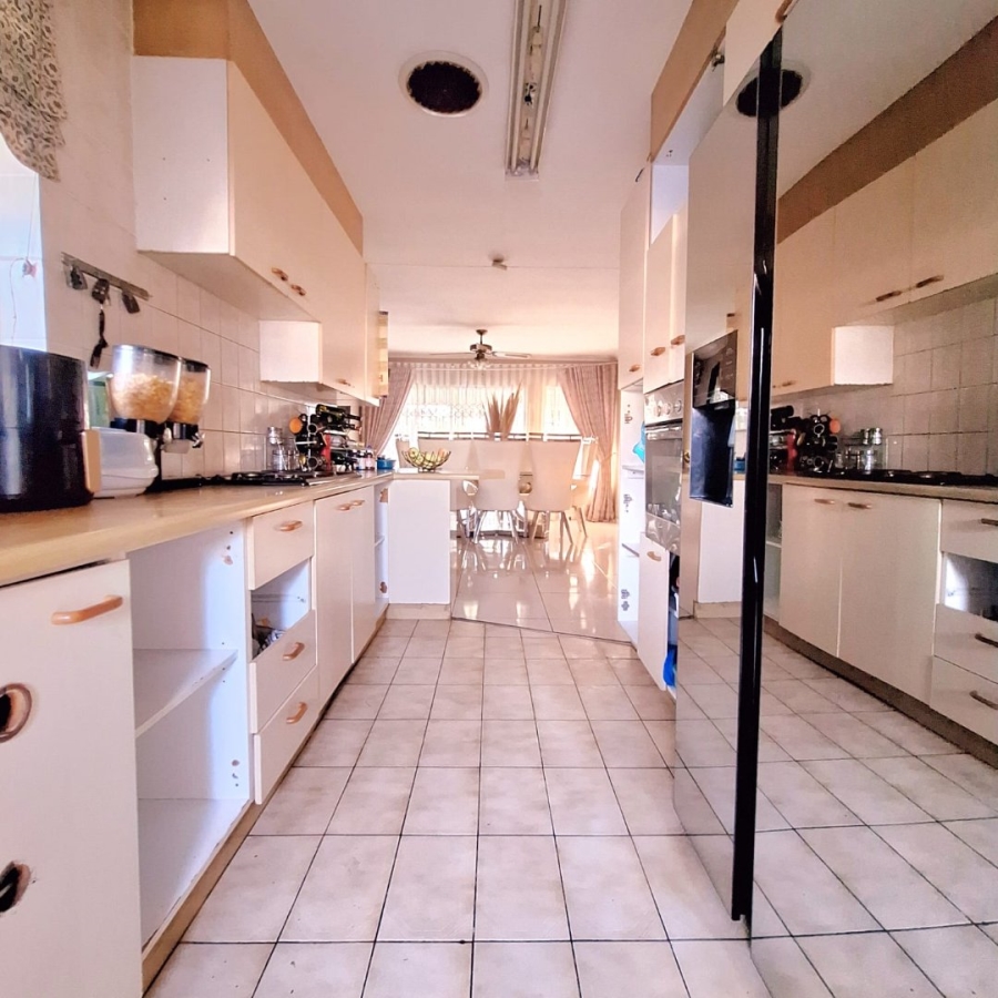 4 Bedroom Property for Sale in Birchleigh Gauteng