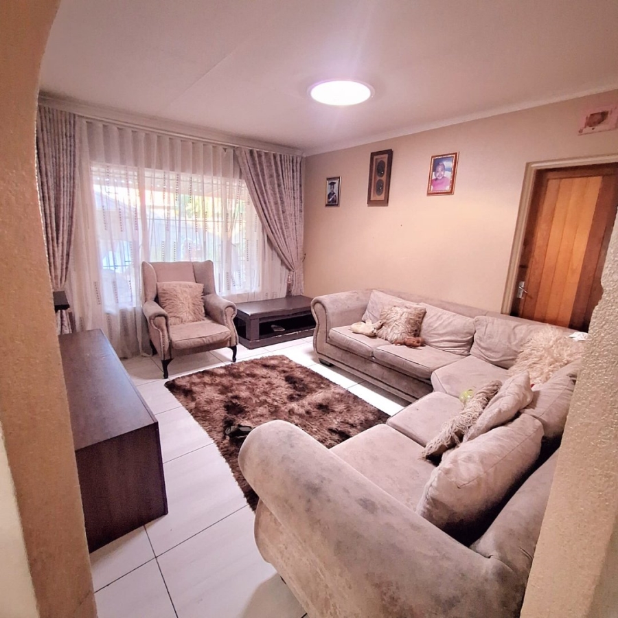 4 Bedroom Property for Sale in Birchleigh Gauteng