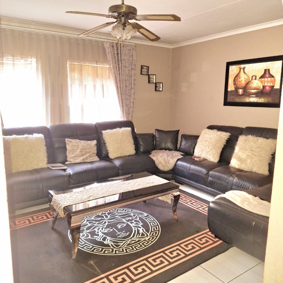 4 Bedroom Property for Sale in Birchleigh Gauteng