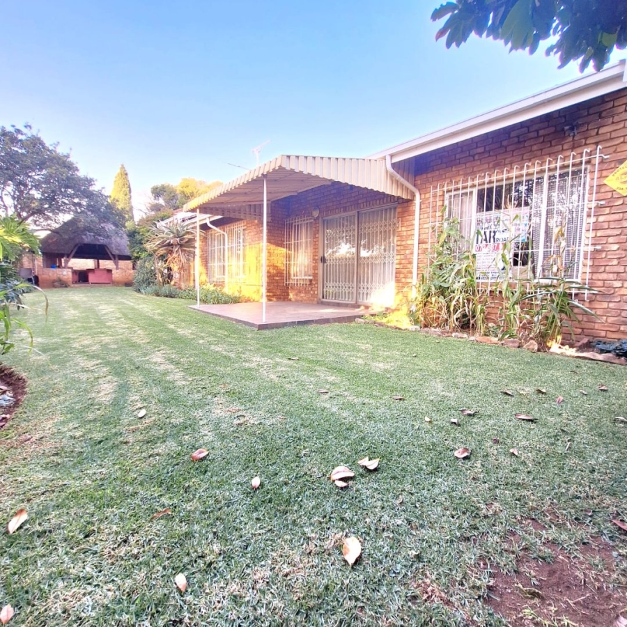 4 Bedroom Property for Sale in Birchleigh Gauteng