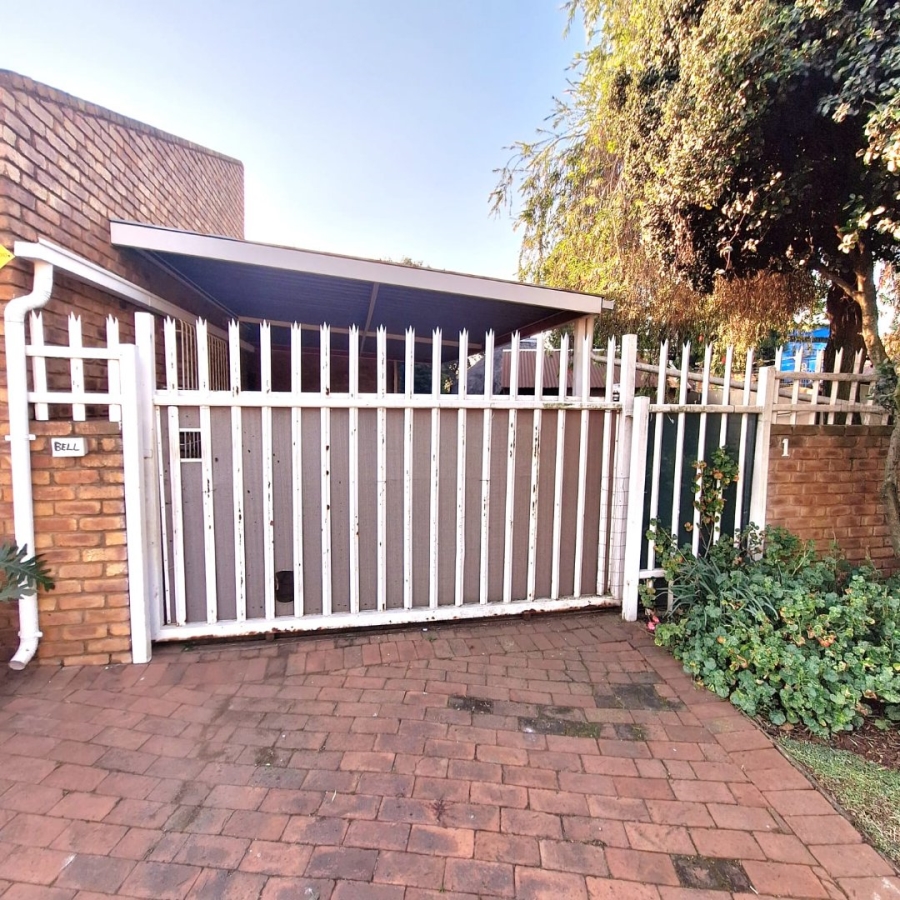4 Bedroom Property for Sale in Birchleigh Gauteng