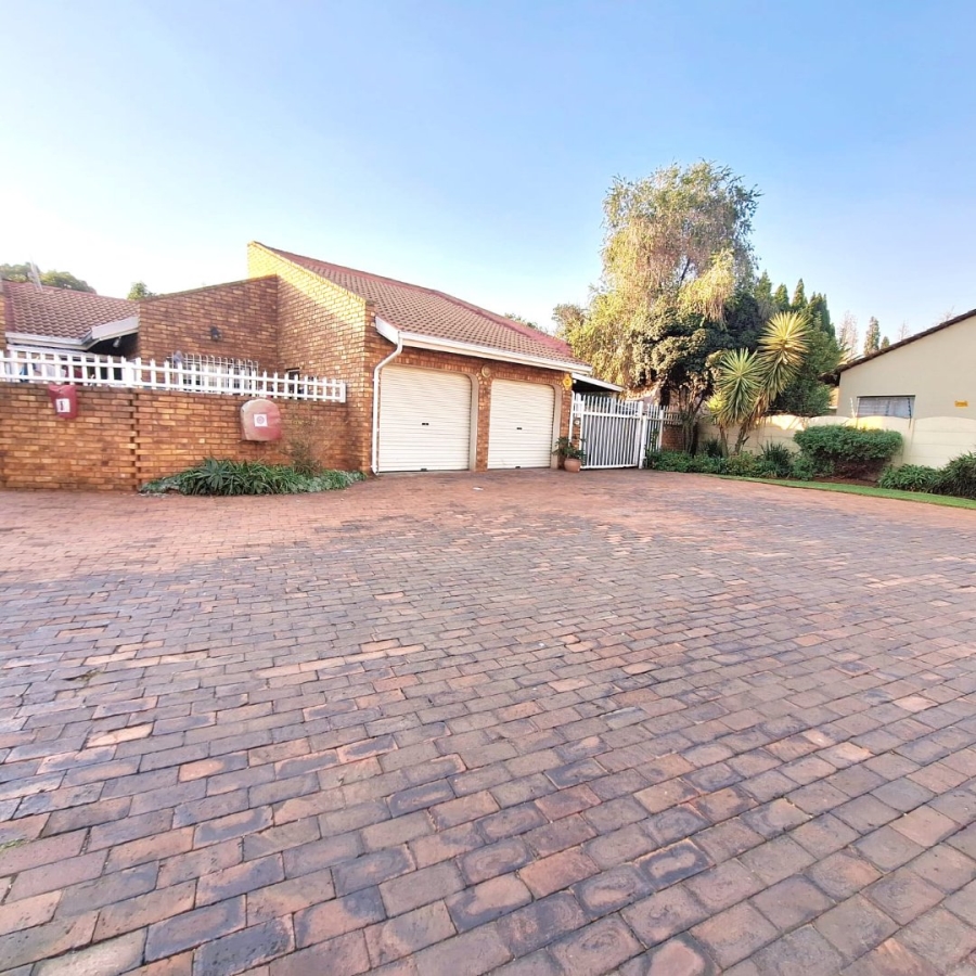 4 Bedroom Property for Sale in Birchleigh Gauteng