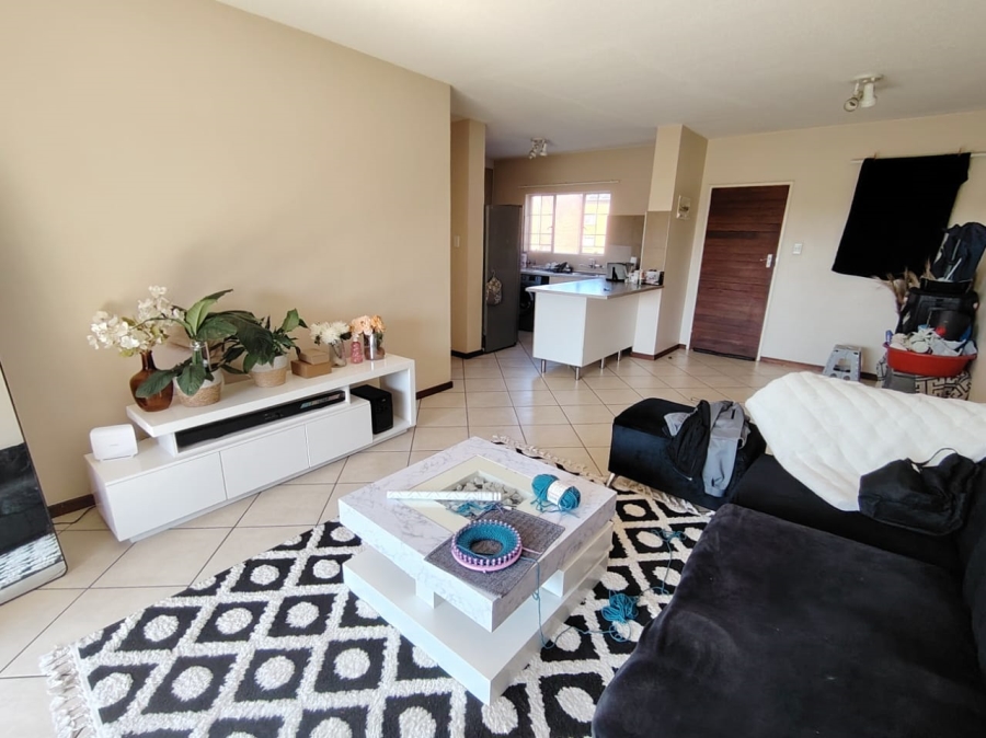 2 Bedroom Property for Sale in Stone Ridge Gauteng