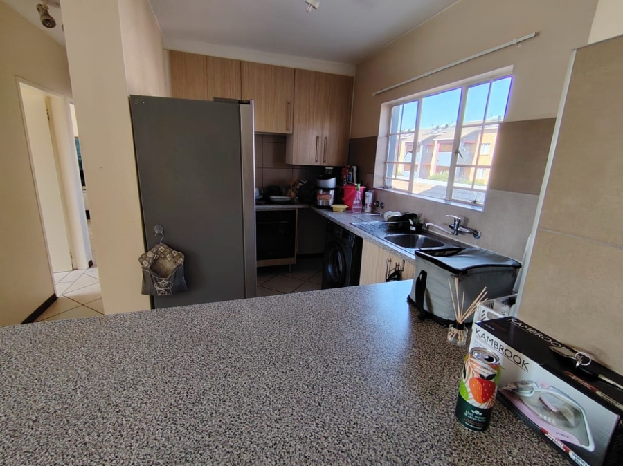 2 Bedroom Property for Sale in Stone Ridge Gauteng