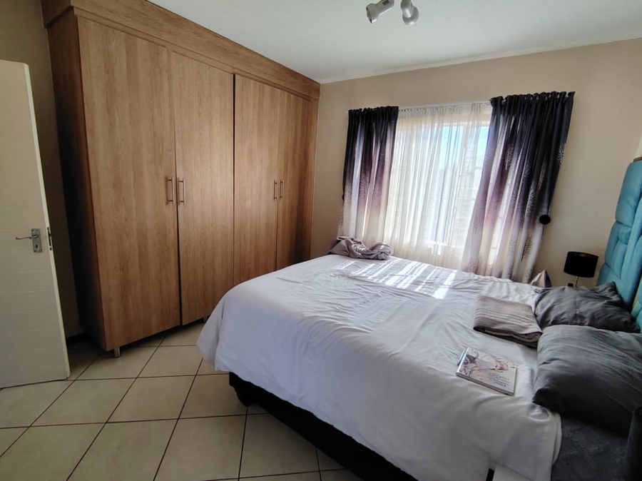 2 Bedroom Property for Sale in Stone Ridge Gauteng