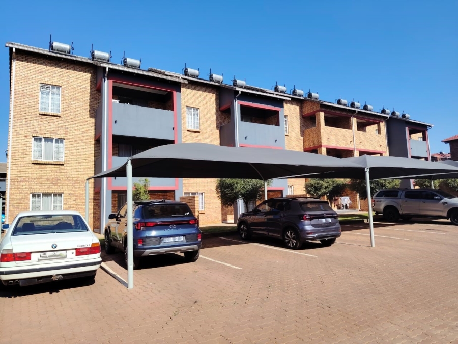2 Bedroom Property for Sale in Stone Ridge Gauteng