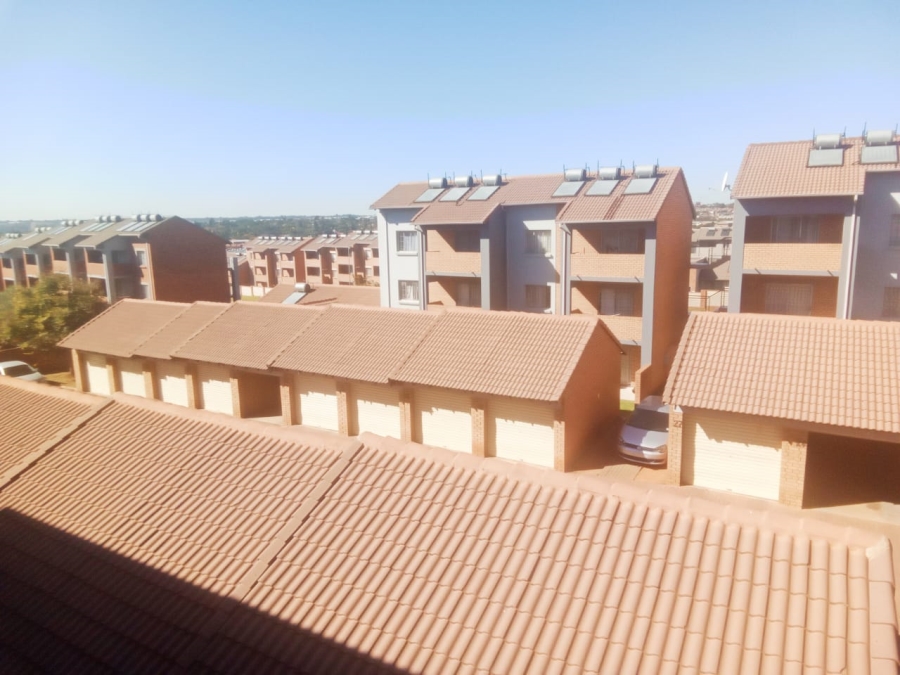 2 Bedroom Property for Sale in Noordwyk Gauteng