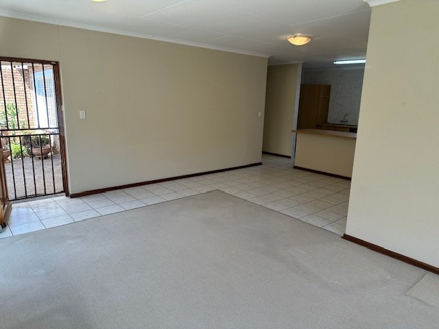 2 Bedroom Property for Sale in Wilro Park Gauteng