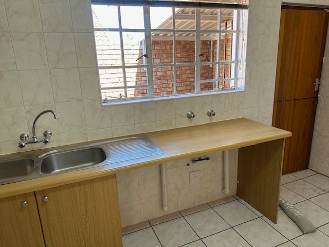 2 Bedroom Property for Sale in Wilro Park Gauteng