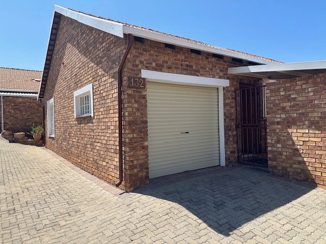 2 Bedroom Property for Sale in Wilro Park Gauteng