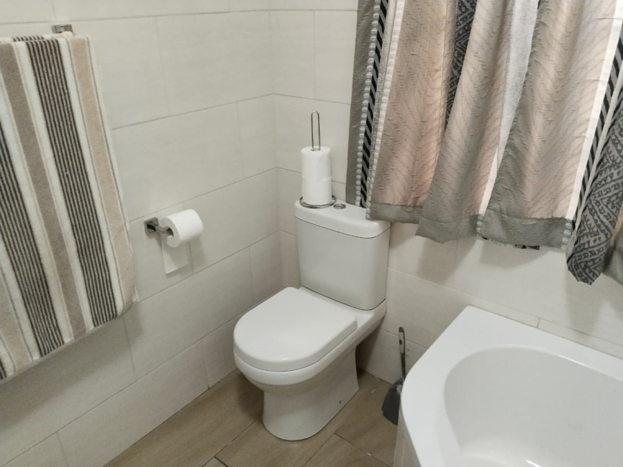 3 Bedroom Property for Sale in Zwartkop Gauteng