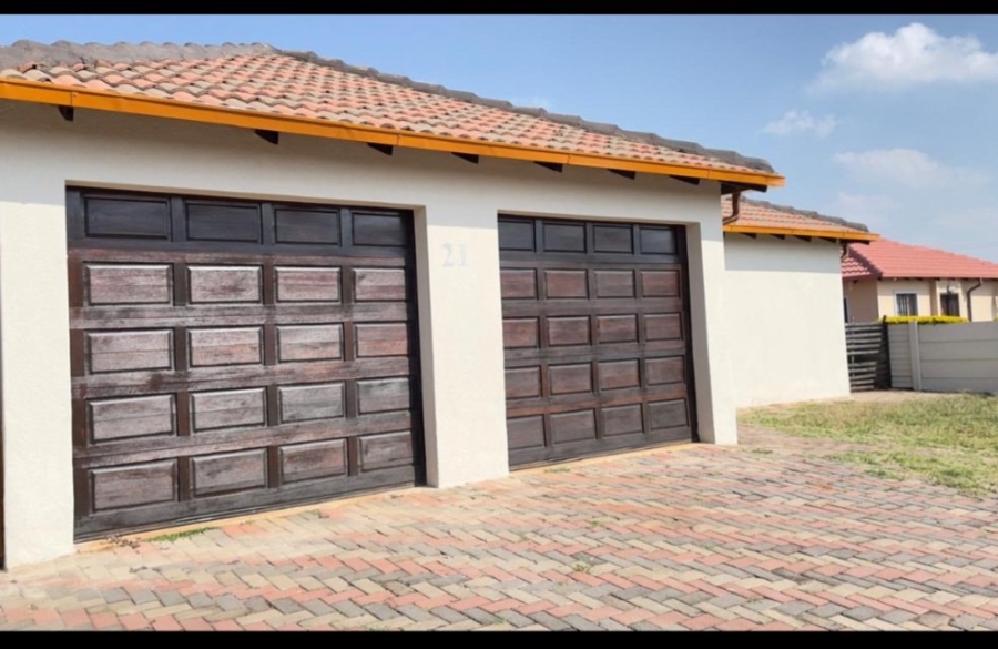 3 Bedroom Property for Sale in The Orchards Gauteng