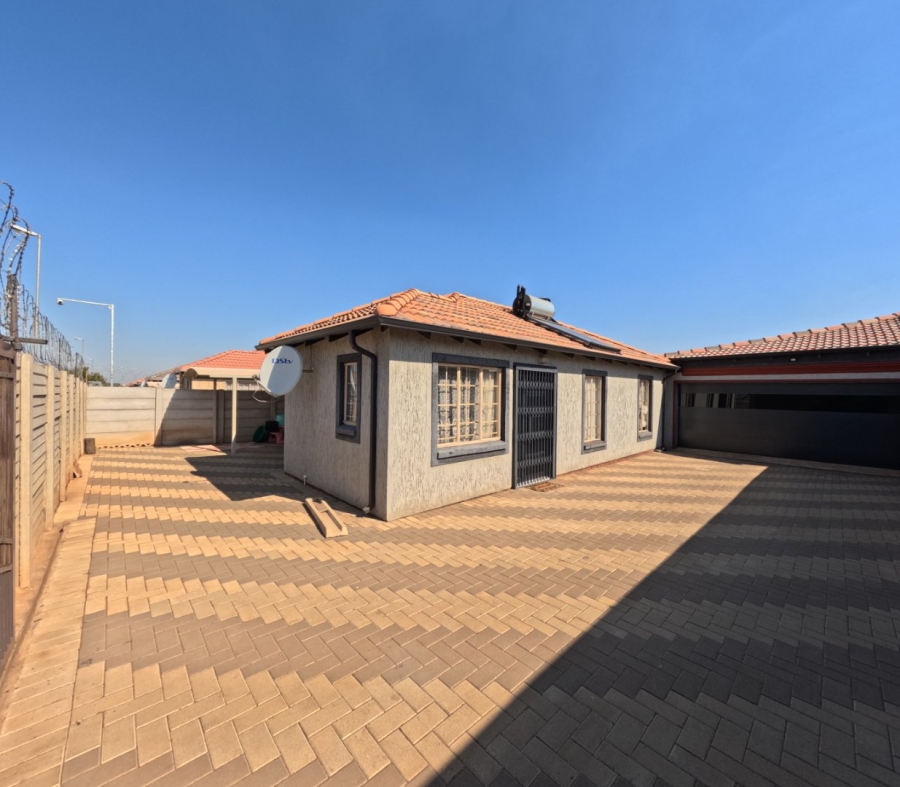 3 Bedroom Property for Sale in Sky City Gauteng