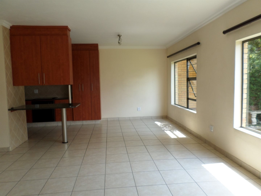 To Let 2 Bedroom Property for Rent in Farrarmere Gauteng