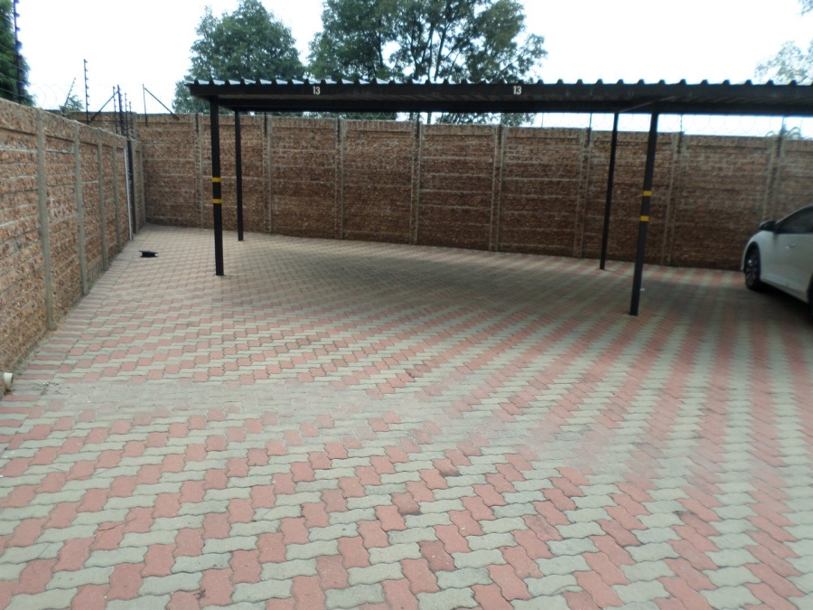 To Let 2 Bedroom Property for Rent in Farrarmere Gauteng