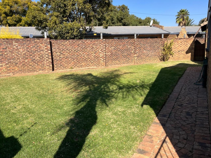 To Let 3 Bedroom Property for Rent in Sunward Park Gauteng
