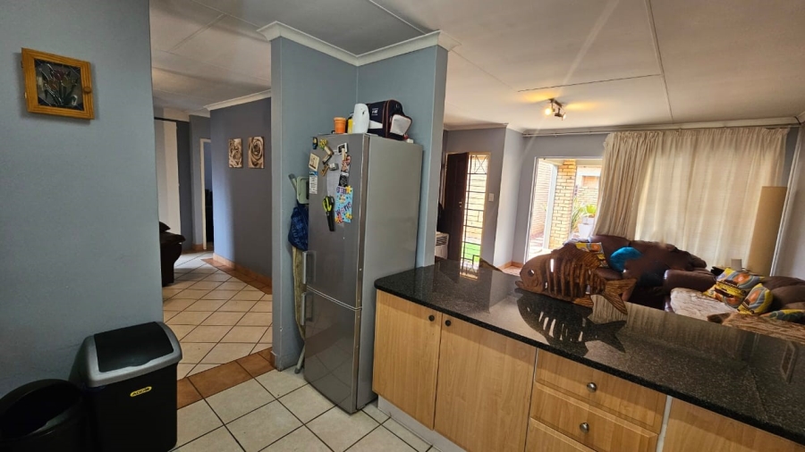 To Let 2 Bedroom Property for Rent in Equestria Gauteng