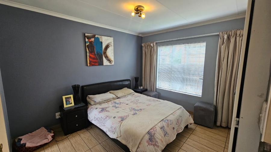 To Let 2 Bedroom Property for Rent in Equestria Gauteng