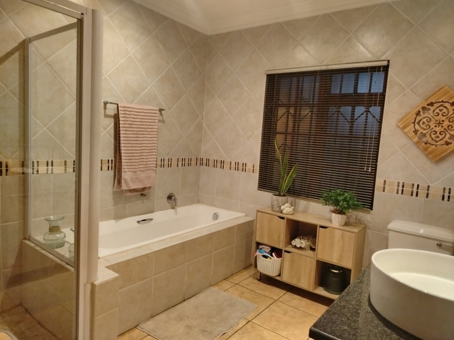 3 Bedroom Property for Sale in Green Acres Estate Gauteng