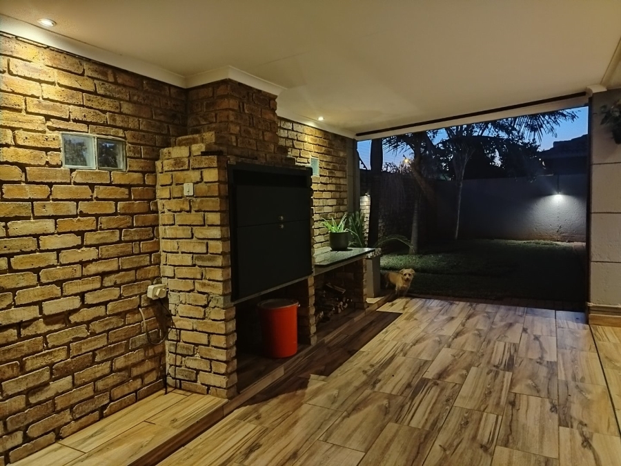3 Bedroom Property for Sale in Green Acres Estate Gauteng
