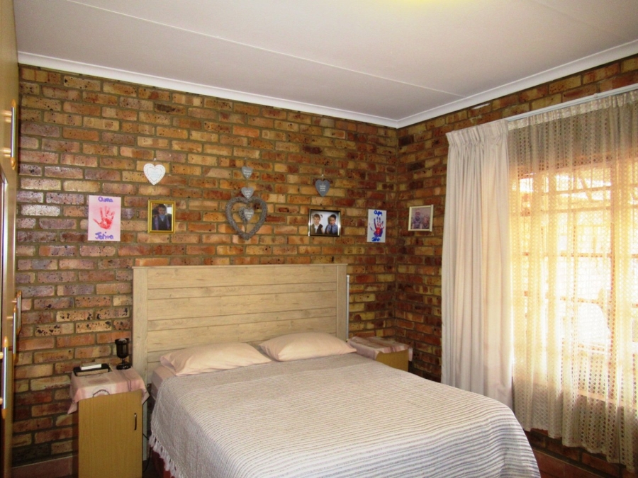 2 Bedroom Property for Sale in Erasmus Gauteng