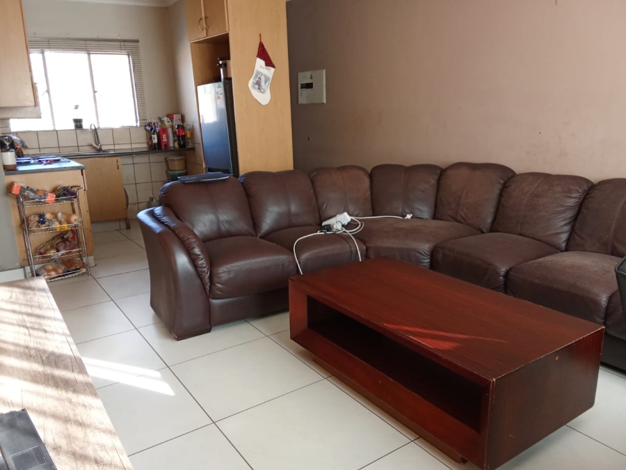 2 Bedroom Property for Sale in Meredale Gauteng