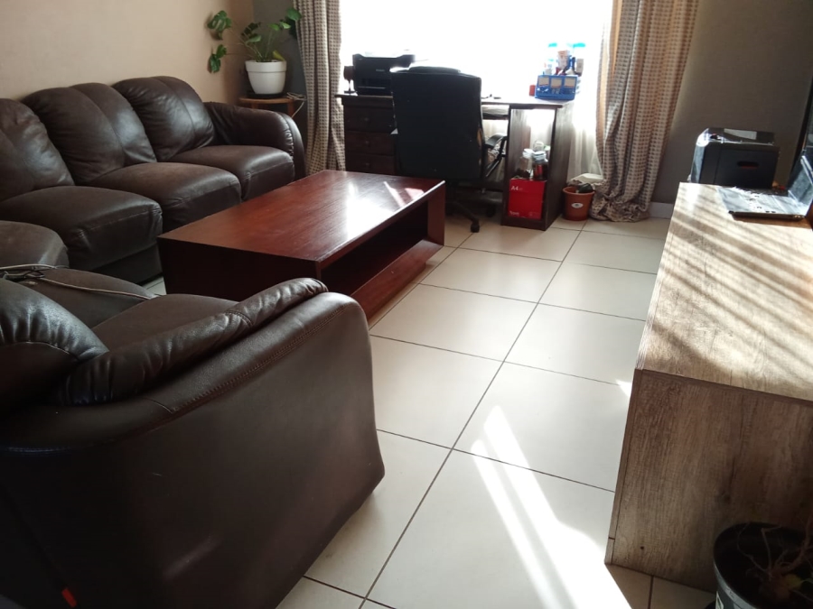 2 Bedroom Property for Sale in Meredale Gauteng