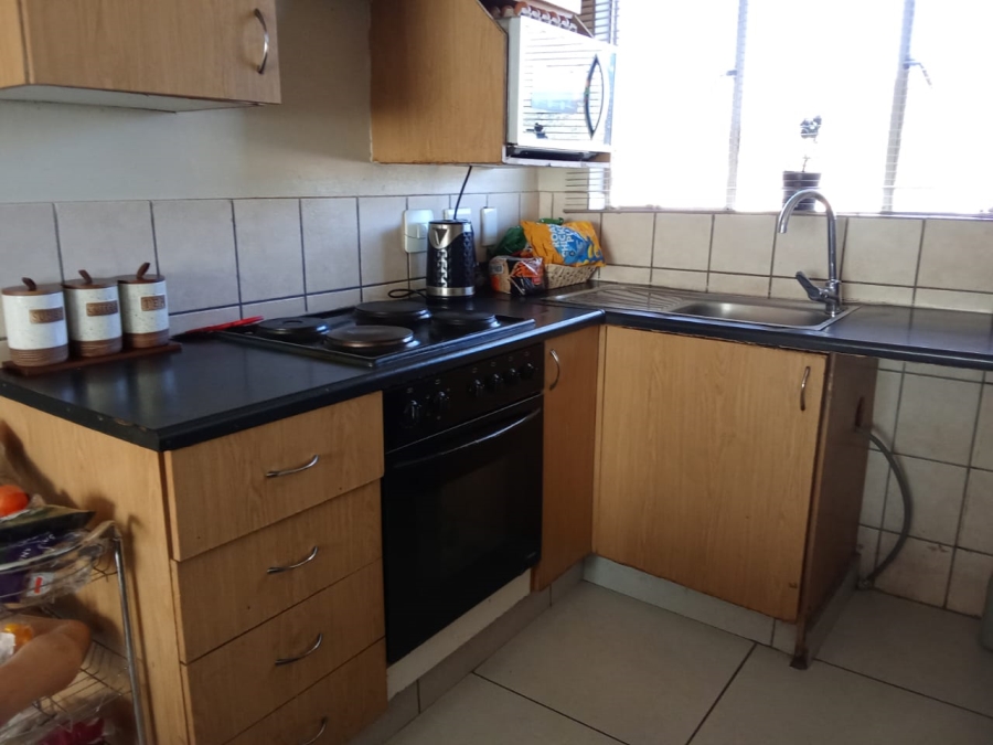 2 Bedroom Property for Sale in Meredale Gauteng