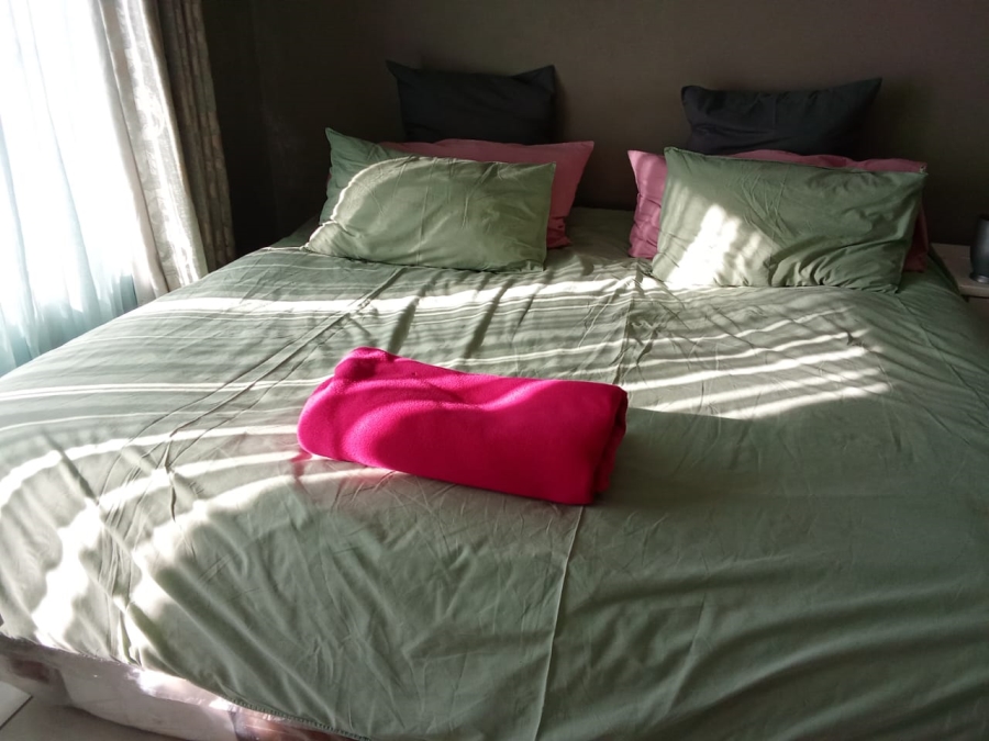 2 Bedroom Property for Sale in Meredale Gauteng