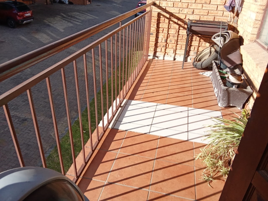 2 Bedroom Property for Sale in Meredale Gauteng