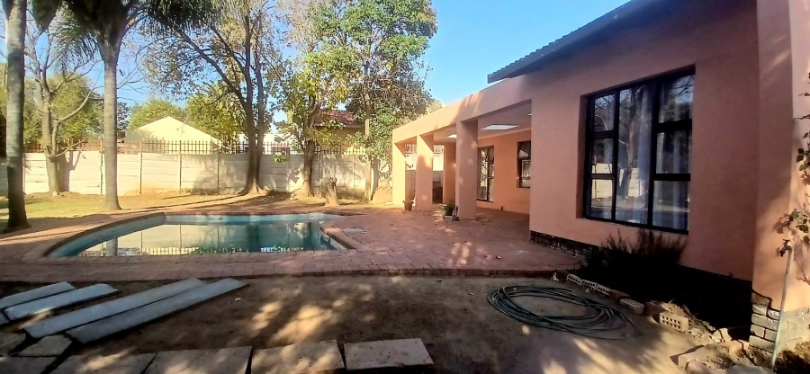 3 Bedroom Property for Sale in Noordwyk Gauteng
