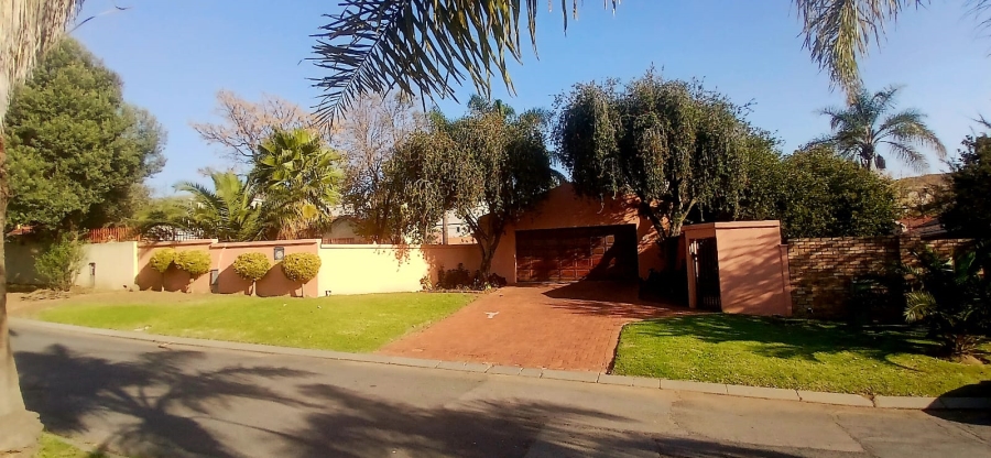 3 Bedroom Property for Sale in Noordwyk Gauteng