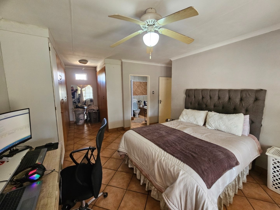 5 Bedroom Property for Sale in Montana Gauteng