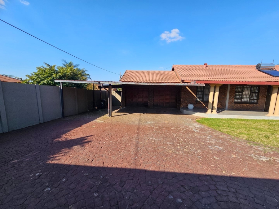 5 Bedroom Property for Sale in Montana Gauteng
