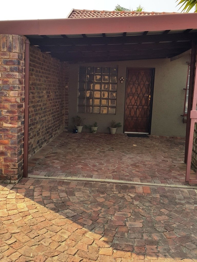 5 Bedroom Property for Sale in Montana Gauteng
