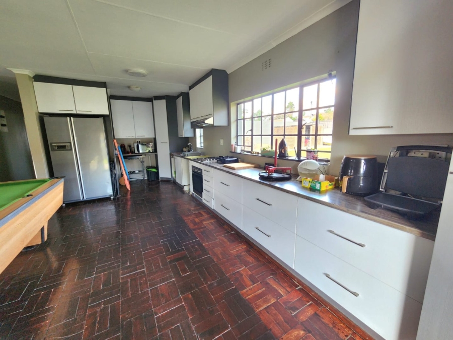 3 Bedroom Property for Sale in Glen Marais Gauteng