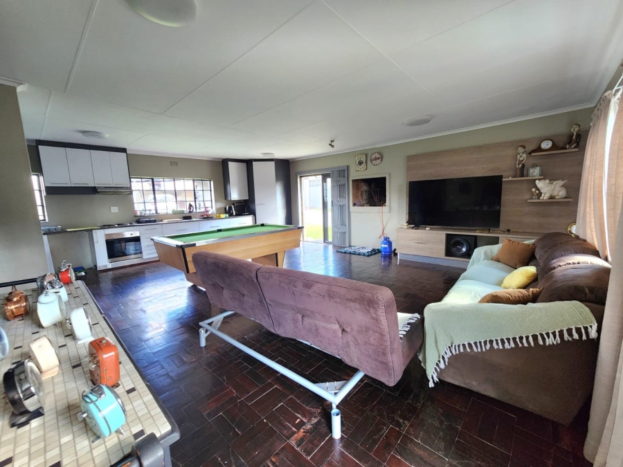 3 Bedroom Property for Sale in Glen Marais Gauteng