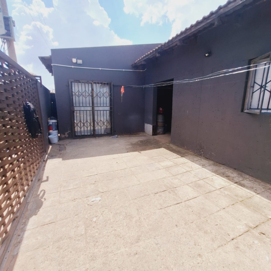 6 Bedroom Property for Sale in Rabie Ridge Gauteng
