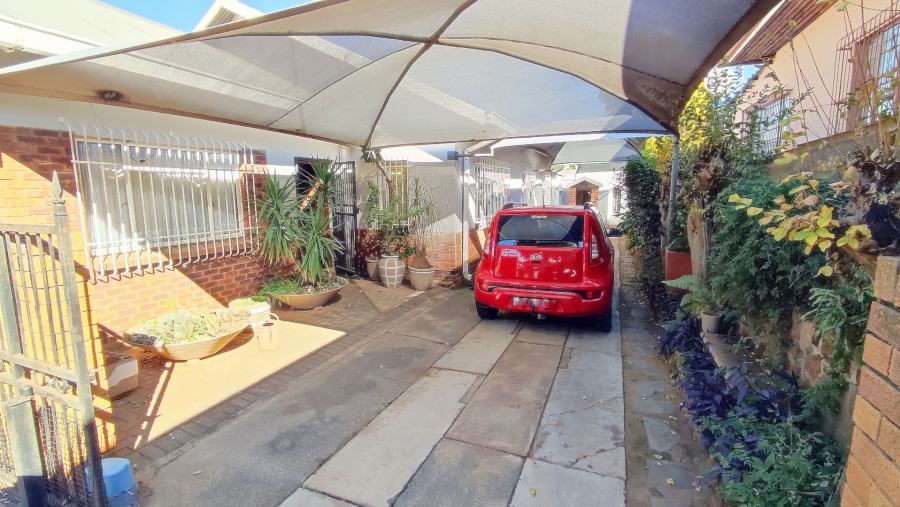 6 Bedroom Property for Sale in Wonderboom South Gauteng