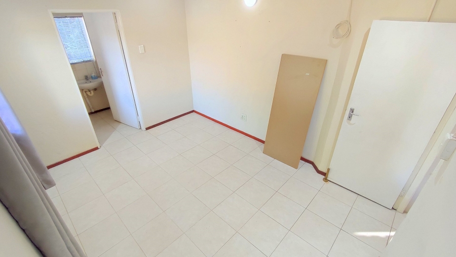 6 Bedroom Property for Sale in Wonderboom South Gauteng