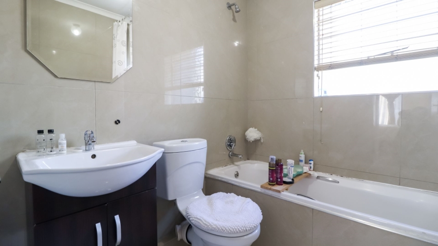 3 Bedroom Property for Sale in Edenburg Gauteng